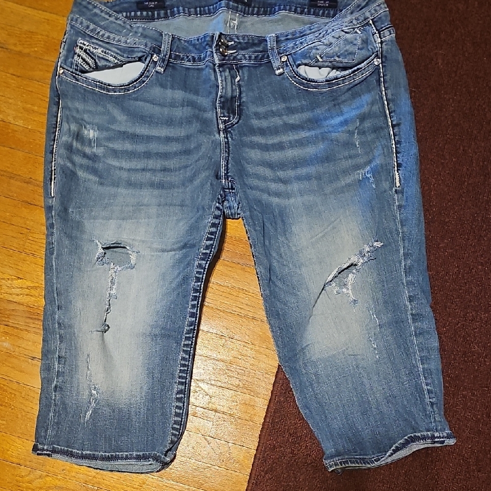 Vigoss Blue Ankle Cropped Jeans with Distressed Details
